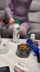 一夜没回家出来偷吃的少妇