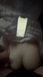 穿着贝尔睡衣的女大被强草