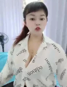 巨乳妹自慰
