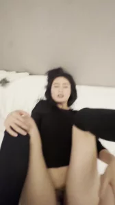 皮肤很白的少妇被尻的很开心